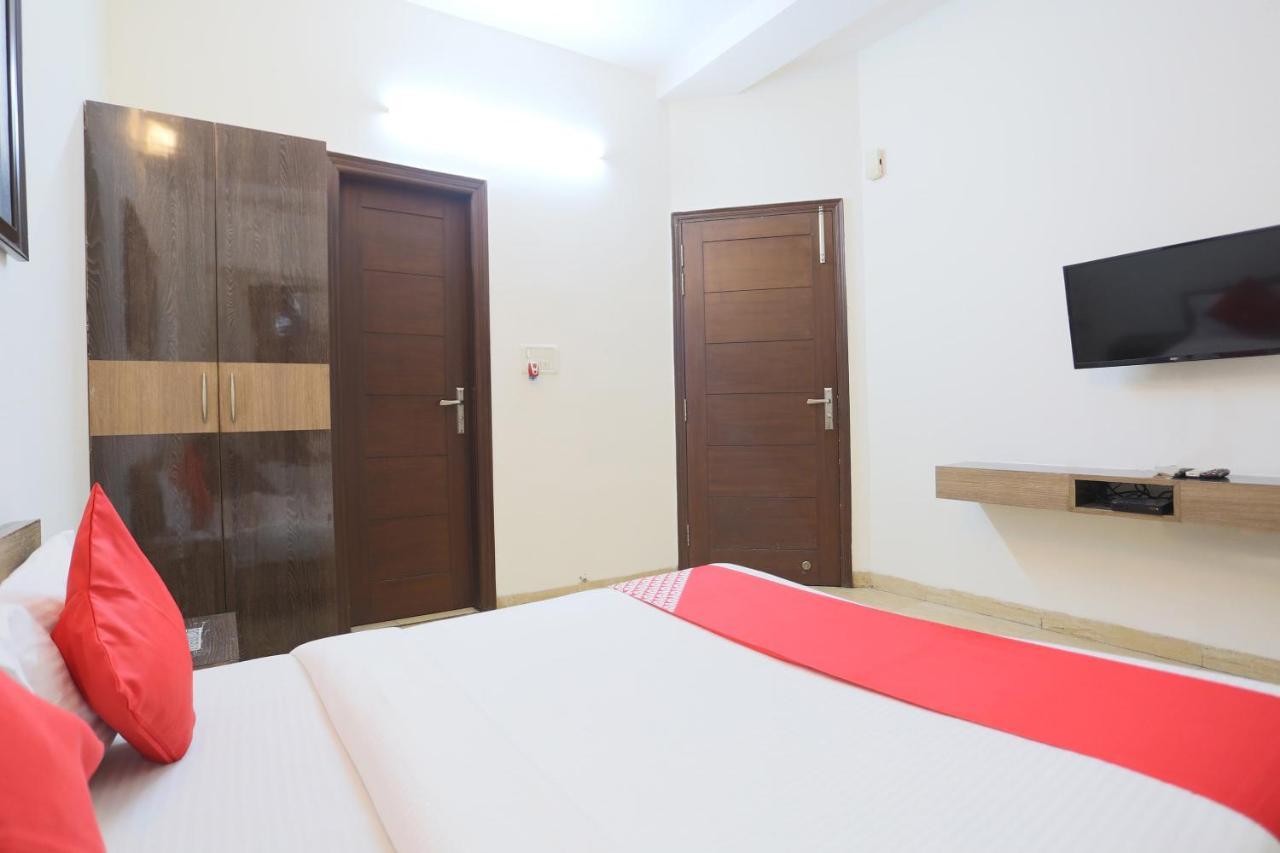 Hotel Oyo 72519 Meera Bhawan Vrindāvan Exterior foto
